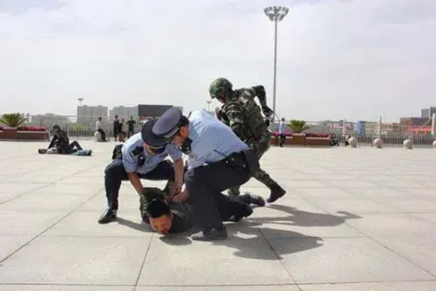 适合安保人员使用的常见反恐防暴装备